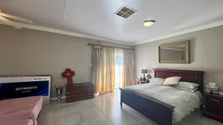 Luxurious Family Home with Flatlet in Prime Location**