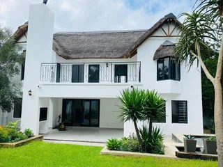 STUNNING AND SPACIOUS 4 BED  HOME WITH COTTAGE IN SECURE UPMARKET ESTATE, FOURWAYS