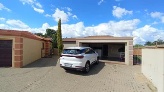 Charming 3-Bedroom Townhouse for Sale in Arundo Estate, The Reeds – Centurion