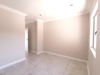 AUTUMN SPECIAL - Extravagant Step Less Apartment with Majestic Sea Views - NO TRANSFER DUTY