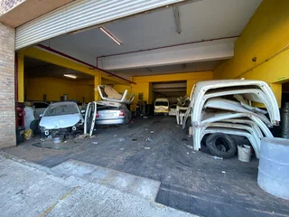 WAREHOUSE IN BRIARDENE