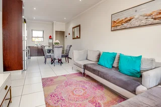 **Spacious 2 Bed 2 Bath Apartment in Lonehill**