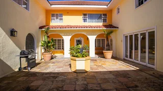 One-Bedroom Apartment for Rent in Constantia