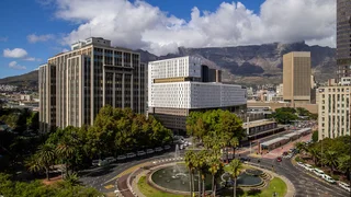 Sophisticated Unfurnished Modern 2 Bedroom Apartment – Cape Town City Centre