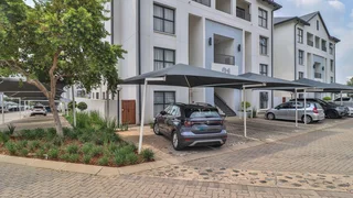 1 Bedroom Townhouse For Sale in Greenstone Hill