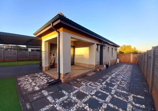 Three bedrooms house for sale in Capital View Estate