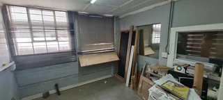 Secure factory/warehouse  with shared yard