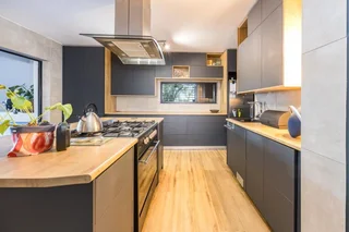 Ideal Dual Living Home in Aurora