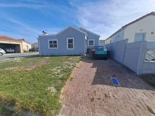 3 Bedroom , 3 Bathroom Home For Sale in Bayview