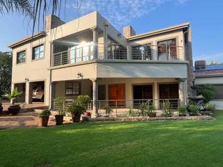 Luxury Redefined: Double-storey Golf Estate Masterpiece