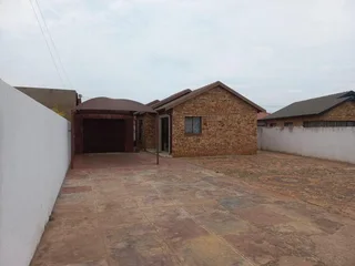 Charming 2-Bedroom House in Protea Glen Ext 27 with Modern Features