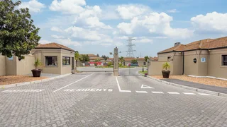 4 BEDROOM PROPERTY FOR SALE!!