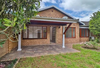 Ideally situated 3 Bedroom Plus study  simplex - Popular Glenugie Gardens