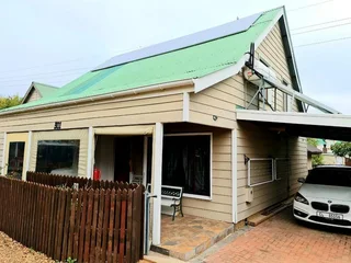 Amazing, Modern Holiday house for sale in de Hollandsche Molen near Franschhoek