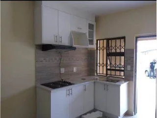 Modern 1 bedroom apartment in Rosettenville