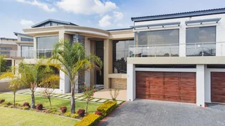 Luxurious 5 bedroomed home
