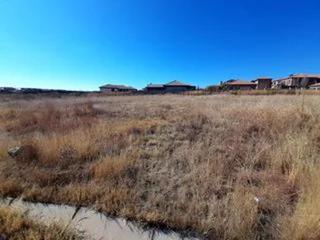 Big stand for sale in Secunda