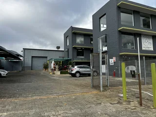 Exceptionally neat property for rent in a multi tenanted building in Kramerville