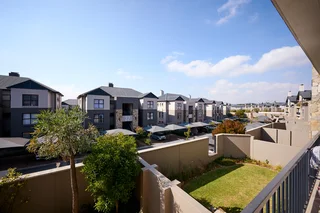 Furnished Modern 3-Bedroom  Apartment in Sought-After Lifestyle Complex