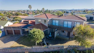 Comfortable and Spacious Family Home In Dana Bay