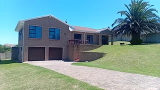 Three Bedroom Property For Sale in Dana Bay