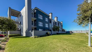 SPACIOUS AND MODERN FIRST FLOOR APARTMENT!!