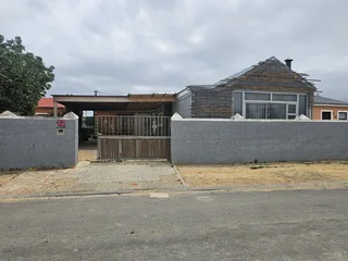 4 Bedroom House in Sercor Park Strand