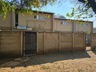 Neat 2-Bedroom Duplex in Secure Complex – R490,000