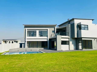 An absolutely stunning 4 bedroom Building Package  in Midstream Heights!