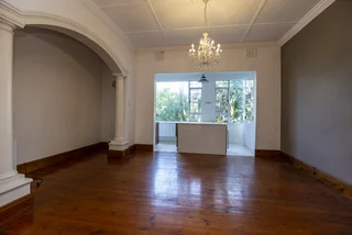 Beautiful spacious Three bedroom downstairs Maisonette for sale