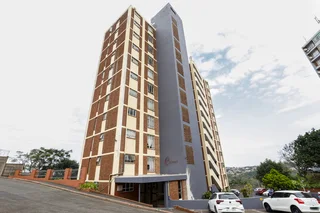 1.5 BEDROOM FLAT - CARRINGTON HEIGHTS