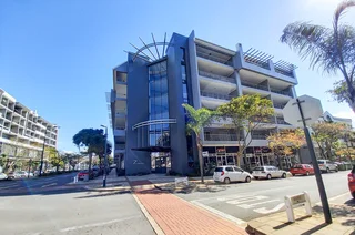 Affordable Spacious Umhlanga Apartment - Walk to Gateway Mall