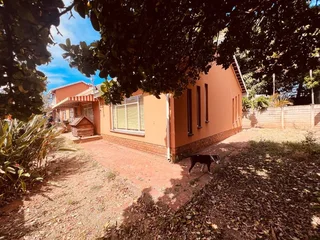 Spacious 5-Bedroom Property with Endless Potential!