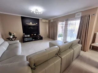 EXCELLENT LOCATION IN SECURE PET FRIENDLY COMPLEX