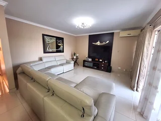 EXCELLENT LOCATION IN SECURE PET FRIENDLY COMPLEX