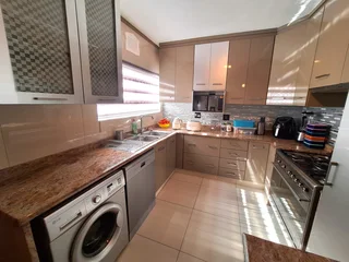 EXCELLENT LOCATION IN SECURE PET FRIENDLY COMPLEX