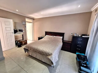 EXCELLENT LOCATION IN SECURE PET FRIENDLY COMPLEX