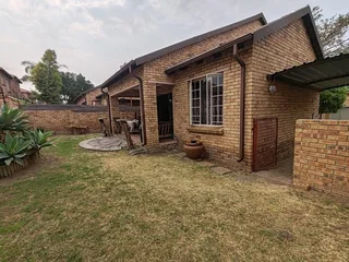 Lovely 2 Bedroom Duplex situated in Rooihuiskraal North, Centurion