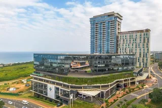 Designer 3 Bedroom Apartment with Uninterrupted Sea Views