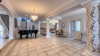 Move-in-ready Tuscan Inspired 5-bedroom family home in Umhlanga Rocks!