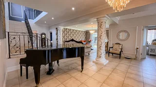 Move-in-ready Tuscan Inspired 5-bedroom family home in Umhlanga Rocks!