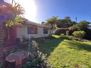 Charming 3-Bedroom Freestanding Home with Garden Cottage & Pool – Prime Location!