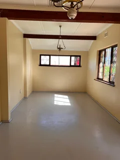 Charming 3-Bedroom Freestanding Home with Garden Cottage &amp; Pool – Prime Location!