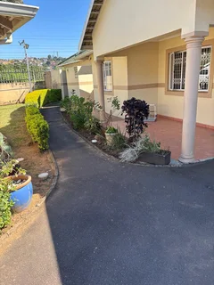 3 Bedroom Simplex For Sale