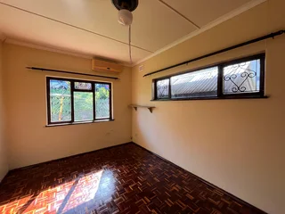 Charming 3-Bedroom Freestanding Home with Garden Cottage &amp; Pool – Prime Location!