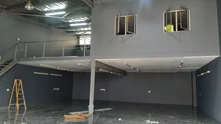 Warehouse In Briardene  To-Let