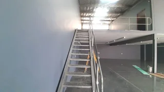 Warehouse In Briardene  To-Let