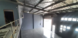 Warehouse In Briardene  To-Let