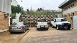 Warehouse In Briardene  To-Let