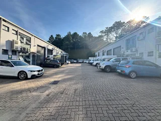 Warehouse To Let In Redhill